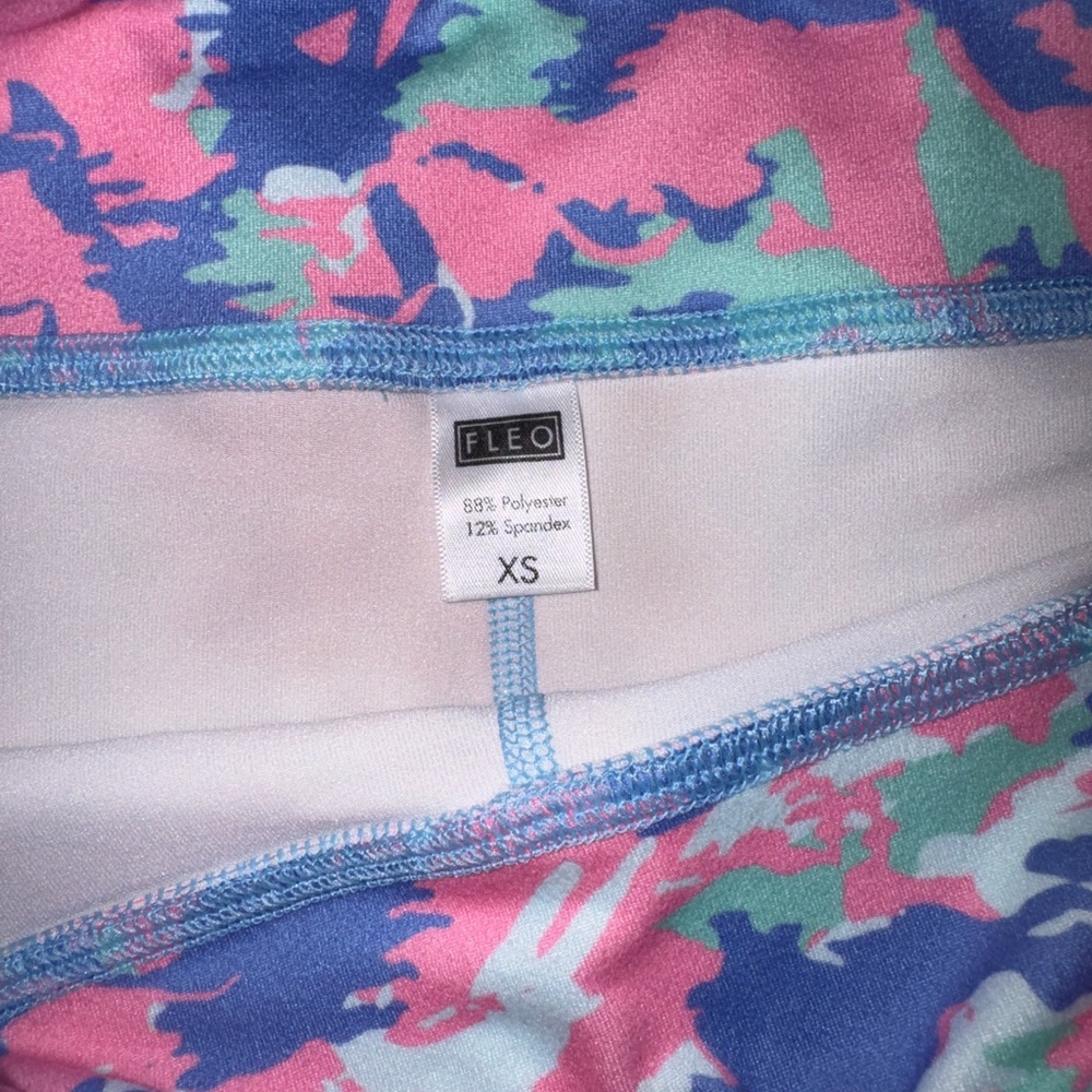 FLEO Camo Low Rise Shorts - Picture 2 of 3